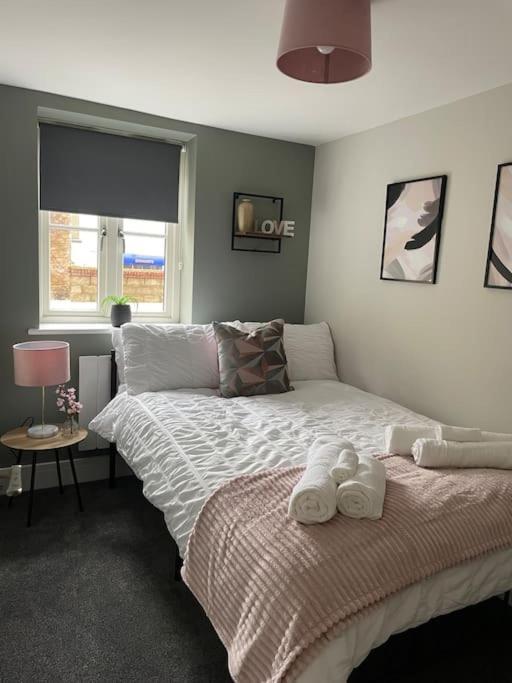 Cedar House - 2 Bed House With Free Parking In Town Centre! By Shortstays4U King's Lynn Ngoại thất bức ảnh